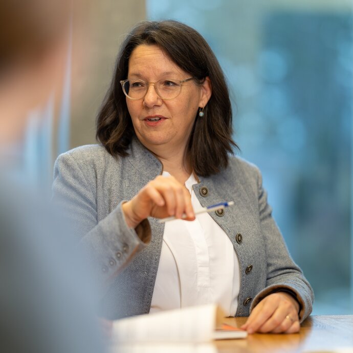 Portrait Prof. Dr. Anita Sandmeier