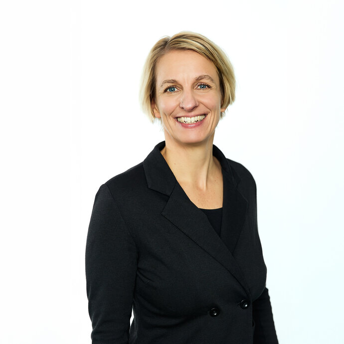 Portrait Prof. Dr. Charlotte Hanisch