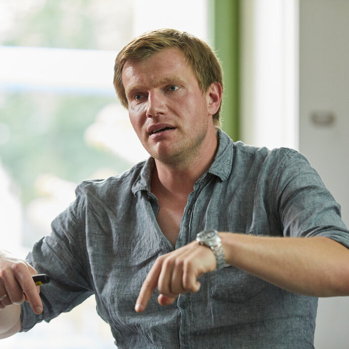 Portrait Prof. Dr. Marcel Helbig