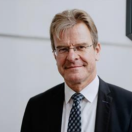 Portrait Prof. Dr. Thomas Riecke-Baulecke
