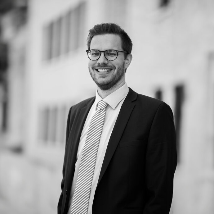 Portrait Juniorprofessor Dr. Nicolas Hübner