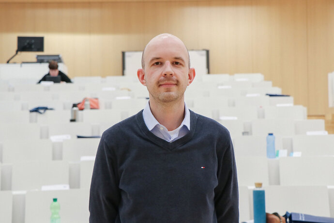 Portrait von Gymnasiallehrer Daniel Wieczorek