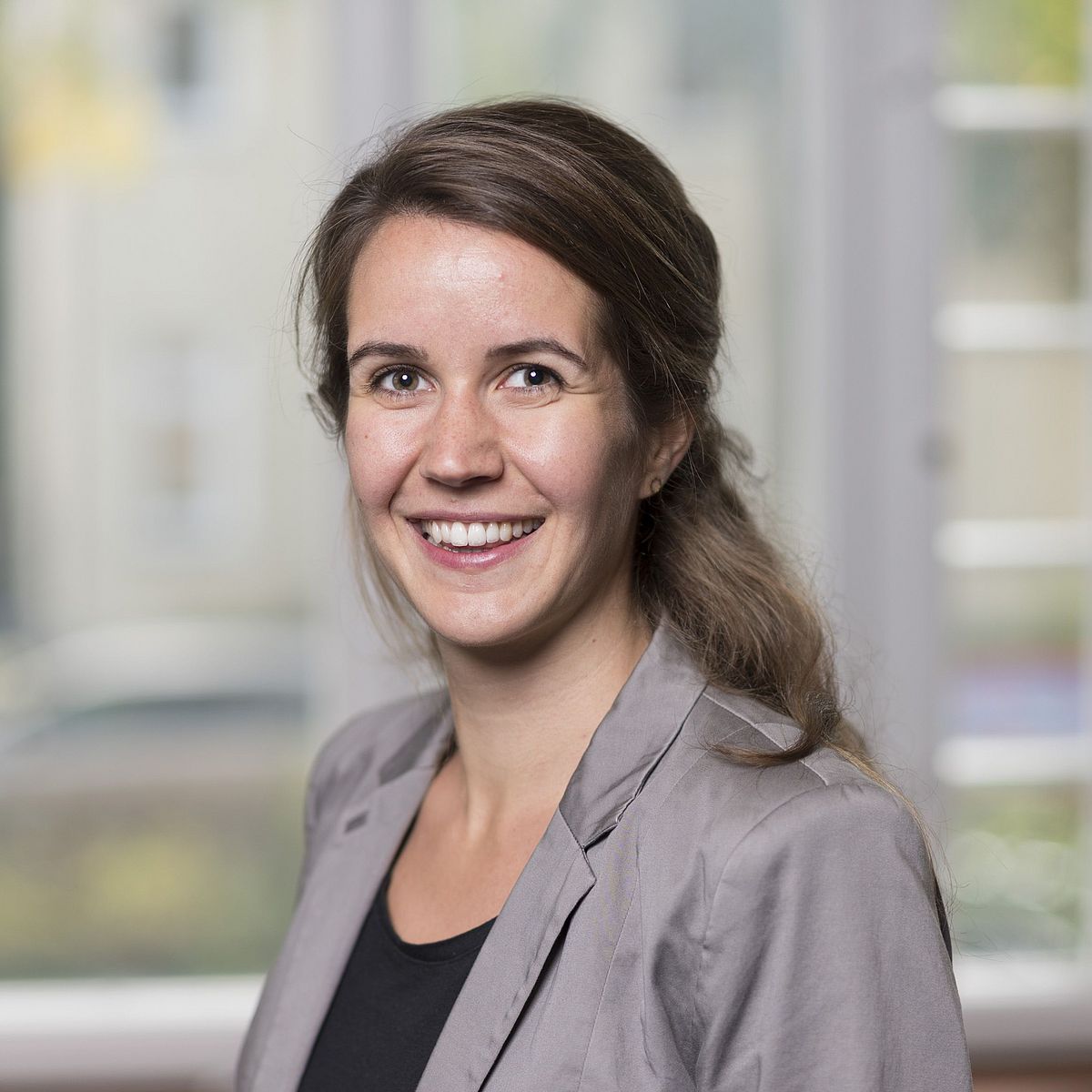 Porträt Dr. Lisa Zachrich